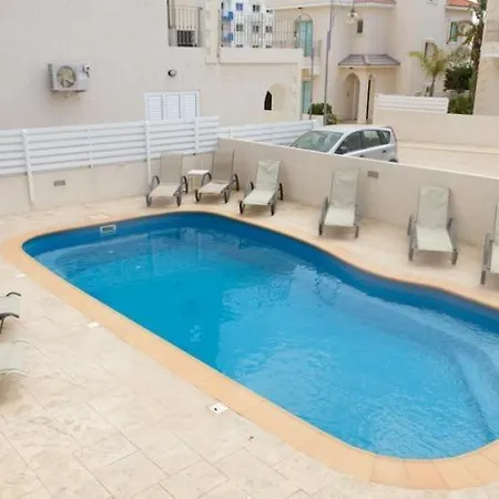 Tia Apartment